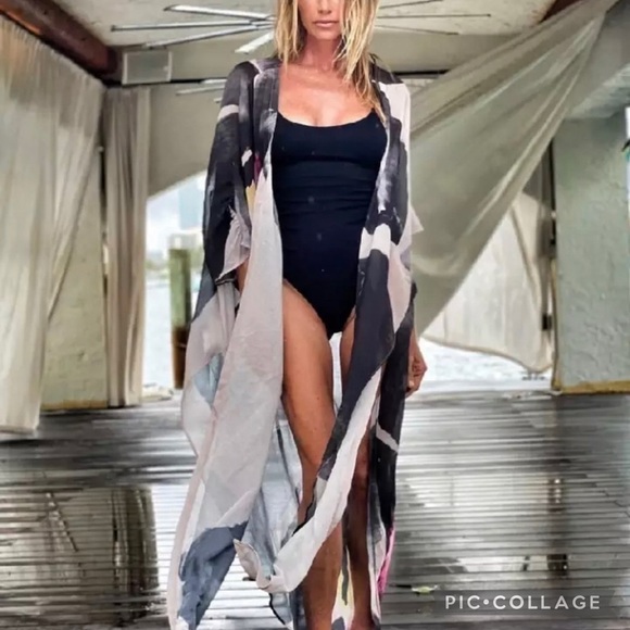 1 Left! Zebra Stripe - Black, White, & Tan Kimono - Picture 3 of 4